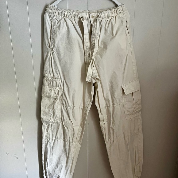GAP Ecru Parachute Cargo Pants - Picture 1 of 3